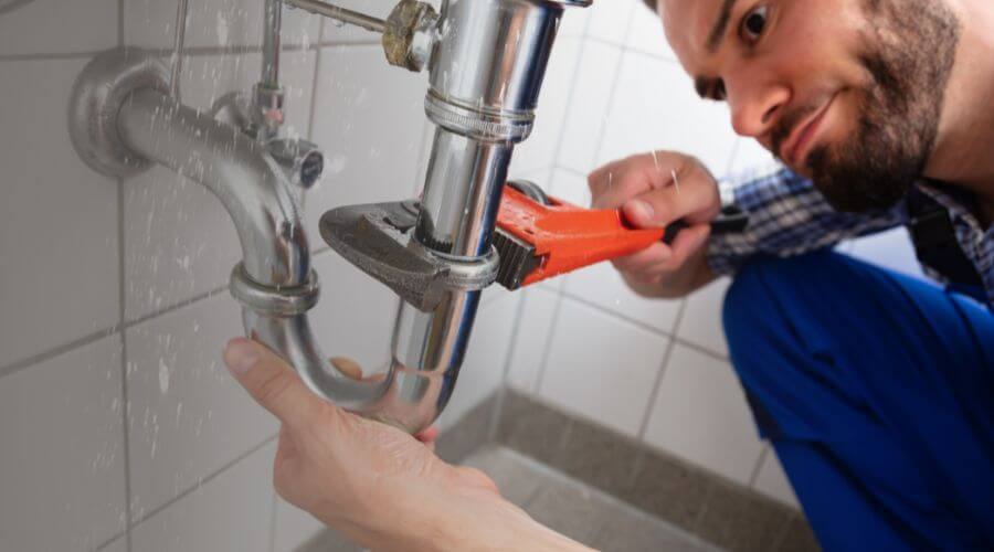 Expert burst pipe repair services in Sweet Home, TX